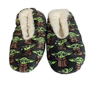 Star Wars Boys’ Mandolorian Slipper Socks, Plush Sherpa Lined With Non Slip Sole